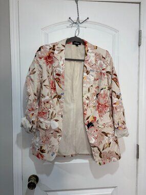 Express Cream/Pink Floral Blazer Size Smalll